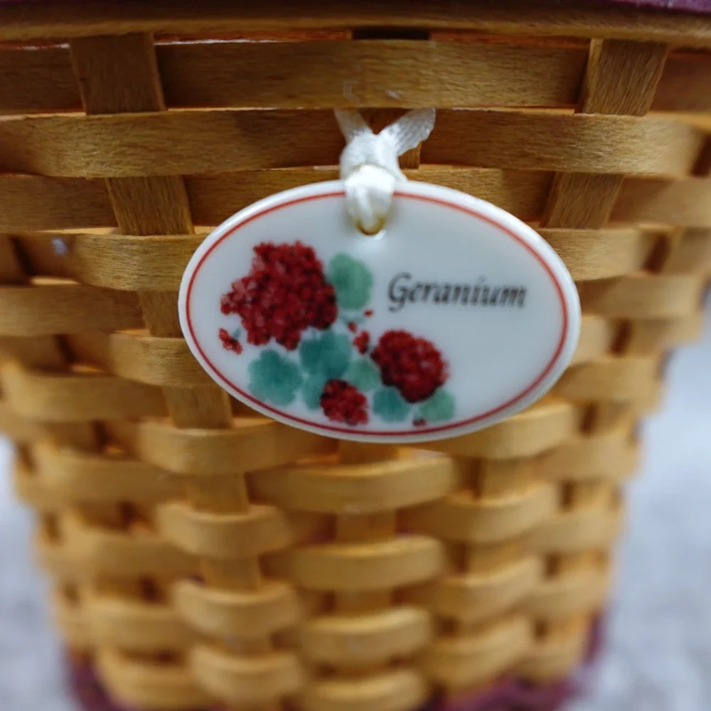 Longaberger 2005 Collectors Club May Series Mini Geranium Basket Set Red Floral